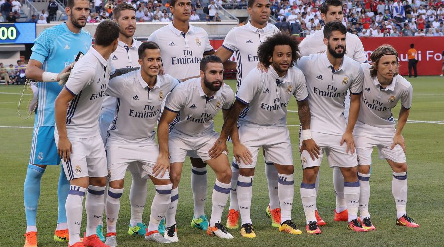 EAST RUTHERFORD, NJ - AUGUST 03: Teh team of Real Madrid lines up for a group photograph before the International Champions Cup match between FC Bayern Muenchen and Real Madrid CF at MetLife Stadium on August 3, 2016 in East Rutherford, United States.  (Photo by Alexandra Beier/Bongarts/Getty Images)