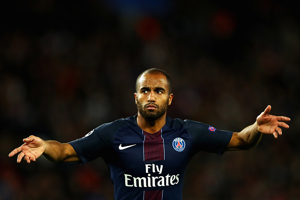 PARIS, FRANCE - OCTOBER 19:  Lucas Moura of PSG signals to the fans during the Group A, UEFA Champions League match between Paris Saint-Germain Football Club and Fussball Club Basel 1893 at Parc des Princes on October 19, 2016 in Paris, France.  (Photo by Dean Mouhtaropoulos/Getty Images)