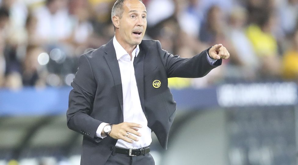 BERN, SWITZERLAND - AUGUST 16: Coach Adi Huetter of Young Boys Bern gestures during the Champions League Playoff match between Young Boys Bern and Borussia Moenchengladbach at Stade de Suisse on August 16, 2016 in Bern, Switzerland. (Photo by Marc Eich/Bongarts/Getty Images)