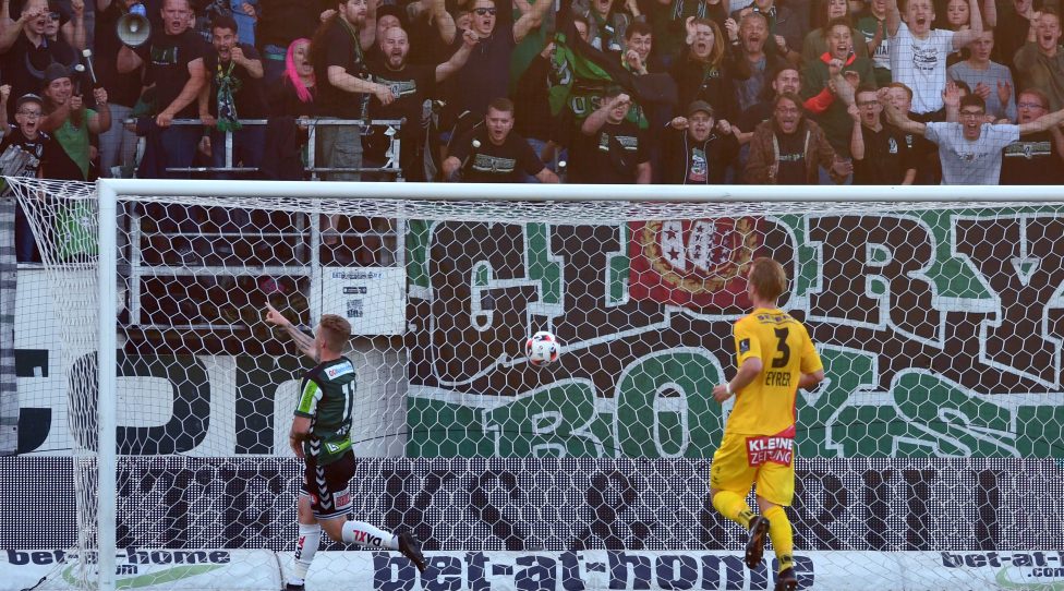 RIED,AUSTRIA,25.MAY.18 - SOCCER - Sky Go Erste Liga, SV Ried vs KSV 1919. Image shows the rejoicing of Thomas Mayer (Ried). Photo: GEPA pictures/ Florian Ertl