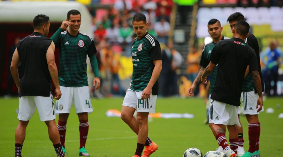 MEXICO CITY, MEXICO - JUNE 02: Javier Hernandez (C) of Mexico looks on prior the International Friendly match between Mexico and Scotland at Estadio Azteca on June 2, 2018 in Mexico City, Mexico. (Photo by Manuel Velasquez/Getty Images)