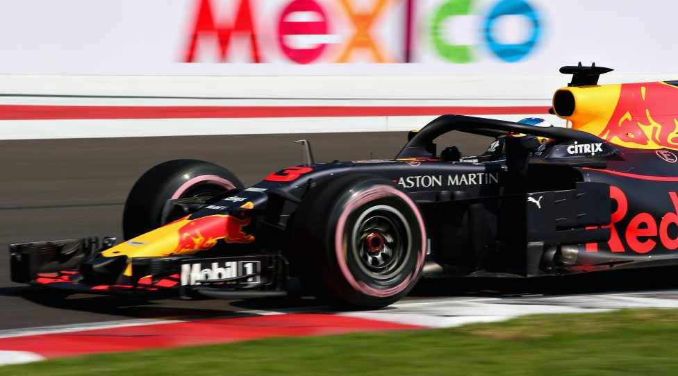 MEXICO CITY, MEXICO - OCTOBER 26:  Daniel Ricciardo of Australia driving the (3) Aston Martin Red Bull Racing RB14 TAG Heuer on track during practice for the Formula One Grand Prix of Mexico at Autodromo Hermanos Rodriguez on October 26, 2018 in Mexico City, Mexico.  (Photo by Charles Coates/Getty Images)
