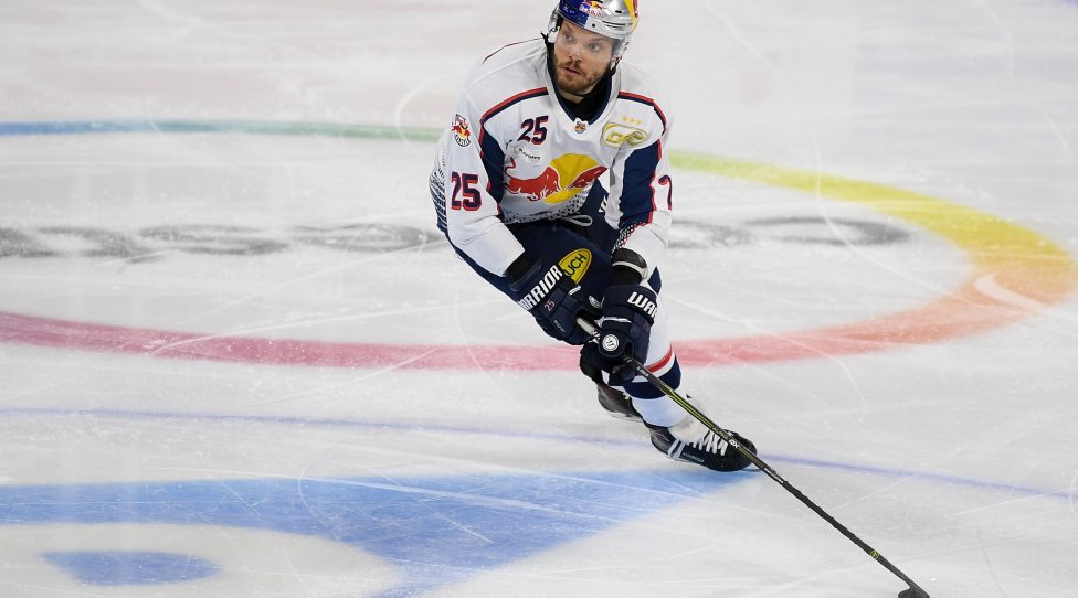 MANNHEIM, GERMANY - APRIL 26: Derek Joslin of EHC Red Bull Muenchen in action during the fifth game of the DEL Play-Offs Final between Adler Mannheim and EHC Red Bull Muenchen at SAP Arena on April 26, 2019 in Mannheim, Germany. (Photo by Christian Kaspar-Bartke/Bongarts/Getty Images)