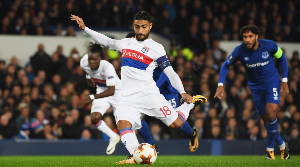 LIVERPOOL, ENGLAND - OCTOBER 19:  Nabil Fekir of Lyon (18) scores their first goal from the penalty spot during the UEFA Europa League Group E match between Everton FC and Olympique Lyon at Goodison Park on October 19, 2017 in Liverpool, United Kingdom.  (Photo by Ross Kinnaird/Getty Images)