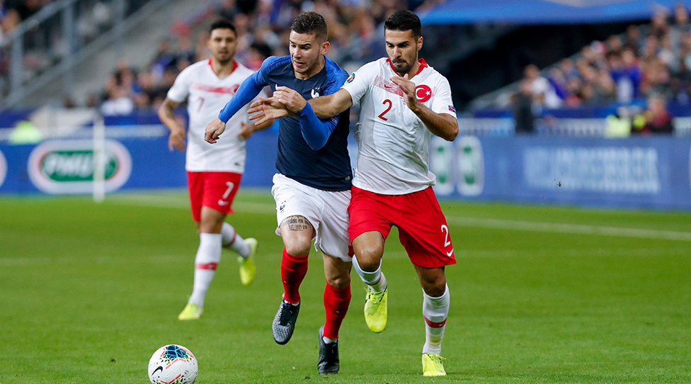 Angeschlagener Bayern Profi Hernandez Spielt Gegen Die Turkei
