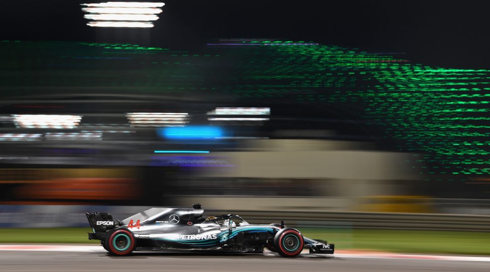 ABU DHABI, UNITED ARAB EMIRATES - NOVEMBER 25: Lewis Hamilton of Great Britain driving the (44) Mercedes AMG Petronas F1 Team Mercedes WO9 on track during the Abu Dhabi Formula One Grand Prix at Yas Marina Circuit on November 25, 2018 in Abu Dhabi, United Arab Emirates.  (Photo by Clive Mason/Getty Images)