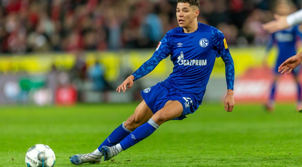 COLOGNE, GERMANY - FEBRUARY 29: (BILD ZEITUNG OUT) Amine Harit of FC Schalke 04 controls the ball during the Bundesliga match between 1. FC Koeln and FC Schalke 04 at RheinEnergieStadion on February 29, 2020 in Cologne, Germany. (Photo by Mario Hommes/DeFodi Images via Getty Images)