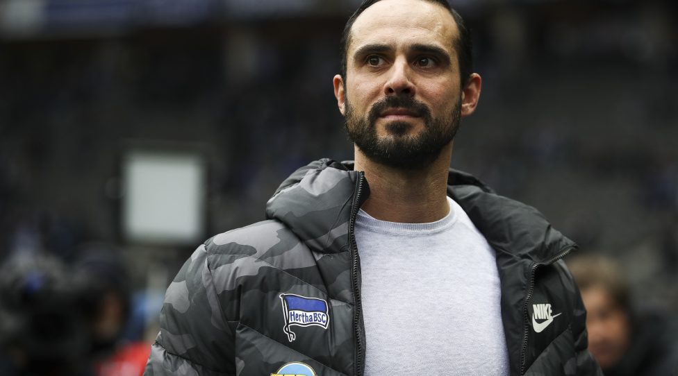 BERLIN, GERMANY - MARCH 07:  Alexander Nouri, Head Coach of Hertha BSC looks on prior to the Bundesliga match between Hertha BSC and SV Werder Bremen at Olympiastadion on March 07, 2020 in Berlin, Germany. (Photo by Maja Hitij/Bongarts/Getty Images)