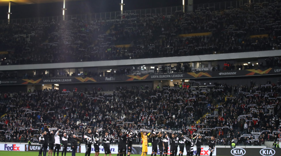 FRANKFURT AM MAIN, GERMANY - FEBRUARY 20: The Eintracht Frankfurt team acknowledge the fans after  the UEFA Europa League round of 32 first leg match between Eintracht Frankfurt and RB Salzburg at Commerzbank Arena on February 20, 2020 in Frankfurt am Main, Germany. (Photo by Alex Grimm/Bongarts/Getty Images)