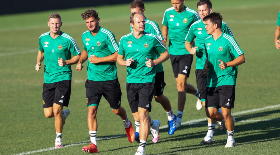 ZAGREB,CROATIA,25.AUG.20 - SOCCER - UEFA Champions League, qualifying round, NK Lokomotiva Zagreb vs SK Rapid Wien, preview, training Rapid. Image shows Maximilian Ullmann (Rapid), Maximilian Hofmann (Rapid), Mario Sonnleitner (Rapid) and Thomas Murg (Rapid). Photo: GEPA pictures/ Philipp Brem