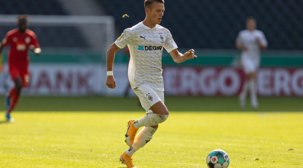 MOENCHENGLADBACH, GERMANY - SEPTEMBER 12: (BILD ZEITUNG OUT) Hannes Wolf of Borussia Moenchengladbach controls the ball during the DFB Cup first round match between FC Oberneuland and Borussia Moenchengladbach at Borussia-Park on September 12, 2020 in Moenchengladbach, Germany. (Photo by Stefan Brauer/DeFodi Images via Getty Images)