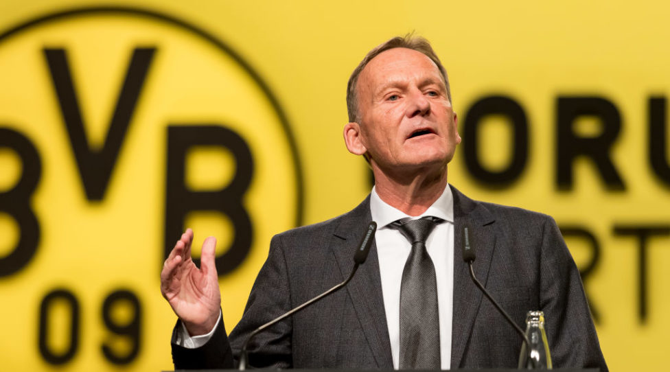 DORTMUND, GERMANY - NOVEMBER 25: (BILD ZEITUNG OUT) CEO Hans-Joachim Watzke of Borussia Dortmund gestures during the shareholders' meeting of Borussia Dortmund at Westfalenhalle on November 25, 2019 in Dortmund, Germany. (Photo by TF-Images/Getty Images)