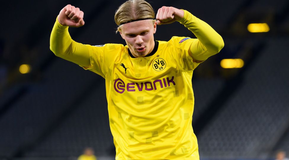 DORTMUND, GERMANY - NOVEMBER 24: (BILD ZEITUNG OUT) Erling Haaland of Borussia Dortmund celebrates after scoring his team's first goal during the UEFA Champions League Group F stage match between Borussia Dortmund and Club Brugge KV at Signal Iduna Park on November 24, 2020 in Dortmund Germany. (Photo by Alex Gottschalk/DeFodi Images via Getty Images)