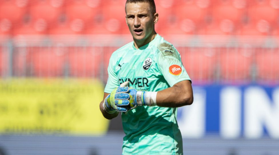 SANDHAUSEN, GERMANY - SEPTEMBER 19: Goalkeeper Martin Fraisl of Sandhausen gestures during the Second Bundesliga match between SV Sandhausen and SV Darmstadt 98 at BWT-Stadion am Hardtwald on September 19, 2020 in Sandhausen, Germany. Fans are set to return to Bundesliga stadiums in Germany despite to the ongoing Coronavirus Pandemic. Up to 20% of stadium's capacity are allowed to be filled. Final decisions are left to local health authorities and are subject to club's hygiene concepts and the infection numbers in the corresponding region. (Photo by Simon Hofmann/Getty Images)
