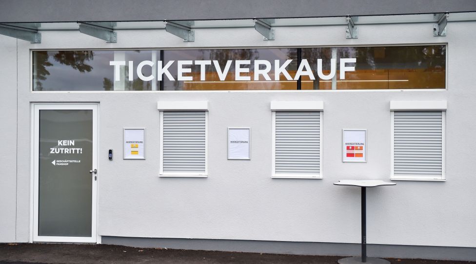 PASCHING,AUSTRIA,10.JUN.20 - SOCCER - tipico Bundesliga, championship group, Linzer ASK vs SK Rapid Wien. Image shows the closed ticket sales point. Keywords: Wien Energie. Photo: GEPA pictures/ Christian Moser