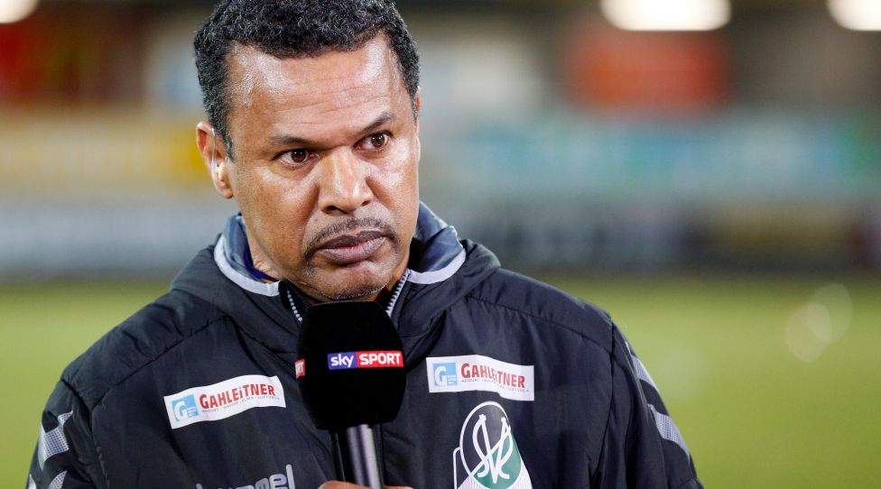 HARTBERG,AUSTRIA,30.MAR.18 - SOCCER - Sky Go Erste Liga, TSV Hartberg vs SV Ried. Image shows head coach Lassaad Chabbi (Ried) during an interview with Sky Sport. Photo: GEPA pictures/ David Rodriguez Anchuelo