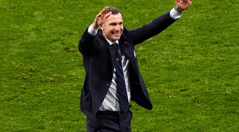 Sport Bilder des Tages Sweden v Ukraine - UEFA EURO, EM, Europameisterschaft,Fussball 2020 - Round of 16 - Hampden Park Ukraine manager Andriy Shevchenko celebrates after the final whistle in extra time during the UEFA Euro 2020 round of 16 match at Hampden Park, Glasgow. Picture date: Tuesday June 29, 2021. Use subject to restrictions. Editorial use only, no commercial use without prior consent from rights holder. PUBLICATIONxINxGERxSUIxAUTxONLY Copyright: xAndrewxMilliganx 60653610