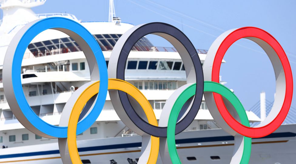 JULY 12, 2021 : A large monument of the Olympic rings is displayed at a port city of Yokohama, Kanagawa, Japan. Noxthirdxpartyxsales PUBLICATIONxNOTxINxJPN 164539903