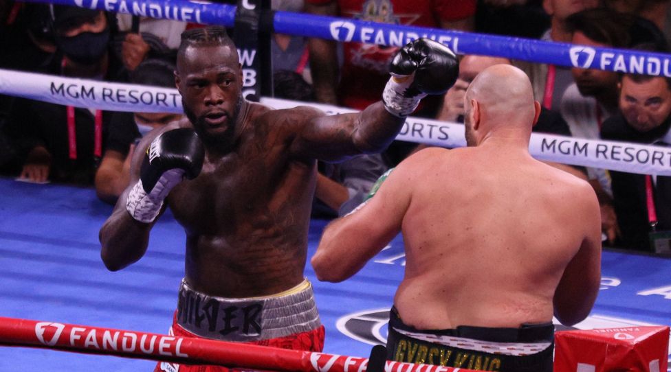 Deontay Wilder prepares to throw a jab during the Tyson Fury vs Deontay Wilder III 12-round Heavyweight boxing match, at the T-Mobile Arena in Las Vegas, Nevada on Saturday, October 9th, 2021. PUBLICATIONxINxGERxSUIxAUTxHUNxONLY LAV2021100943 JAMESxATOA