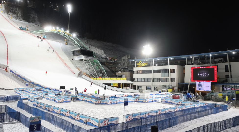 SCHLADMING,AUSTRIA,25.JAN.21 - ALPINE SKIING - FIS World Cup, preview. Image shows the finish area. Photo: GEPA pictures/ Christian Walgram