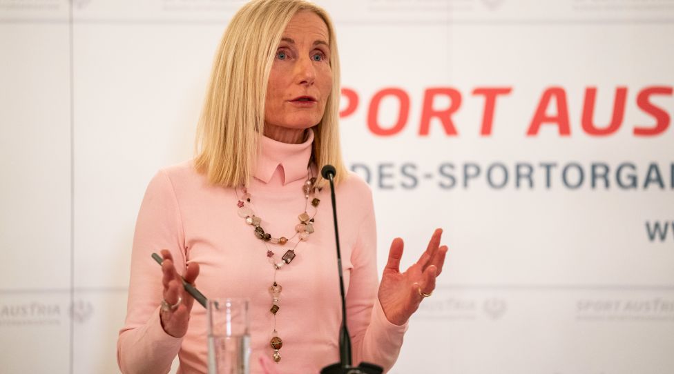 VIENNA,AUSTRIA,25.NOV.21 - VARIOUS SPORTS - Sport Austria/ OEFB/ OESV, press conference. Image shows president Roswitha Stadlober (OESV). Photo: GEPA pictures/ Johannes Friedl