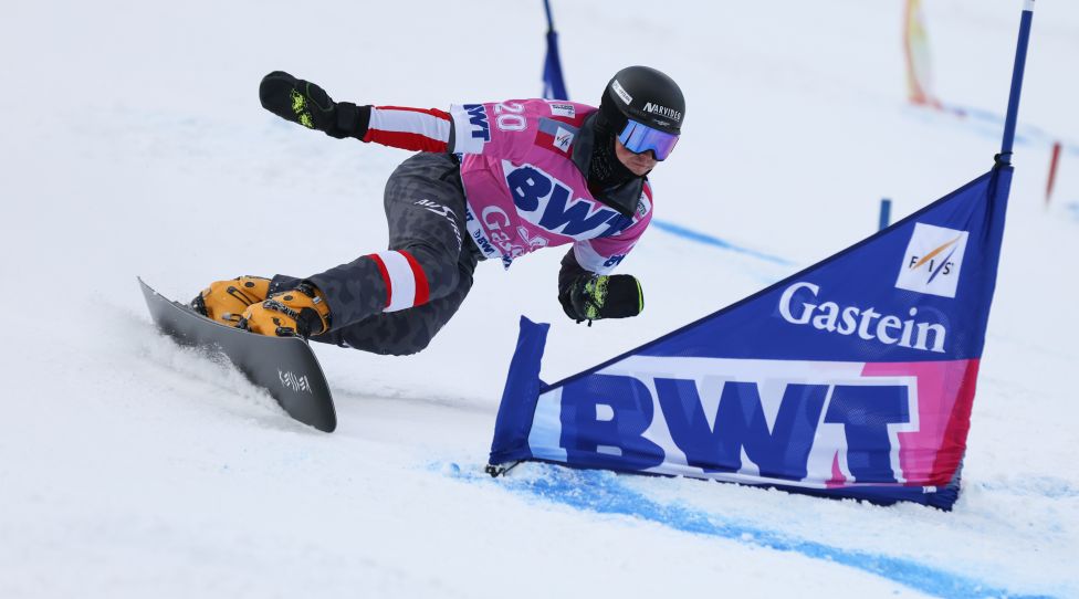 BAD GASTEIN,AUSTRIA,11.JAN.22 - SNOWBOARDING - FIS World Cup, parallel giant slalom, men, ladies. Image shows Arvid Auner (AUT). Photo: GEPA pictures/ Armin Rauthner