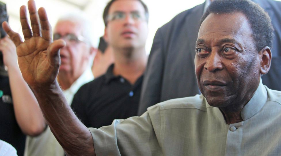 Brazilian former soccer player Pele , 78, greets during the opening of a soccer academy with his name at the Resende municipality, in the south of Rio de Janeiro, Brazil, 11 December 2018. Pele opens soccer academy ACHTUNG: NUR REDAKTIONELLE NUTZUNG PUBLICATIONxINxGERxSUIxAUTxONLY Copyright: xErnestoxCarricox AME8153 20181211-636801583460492268