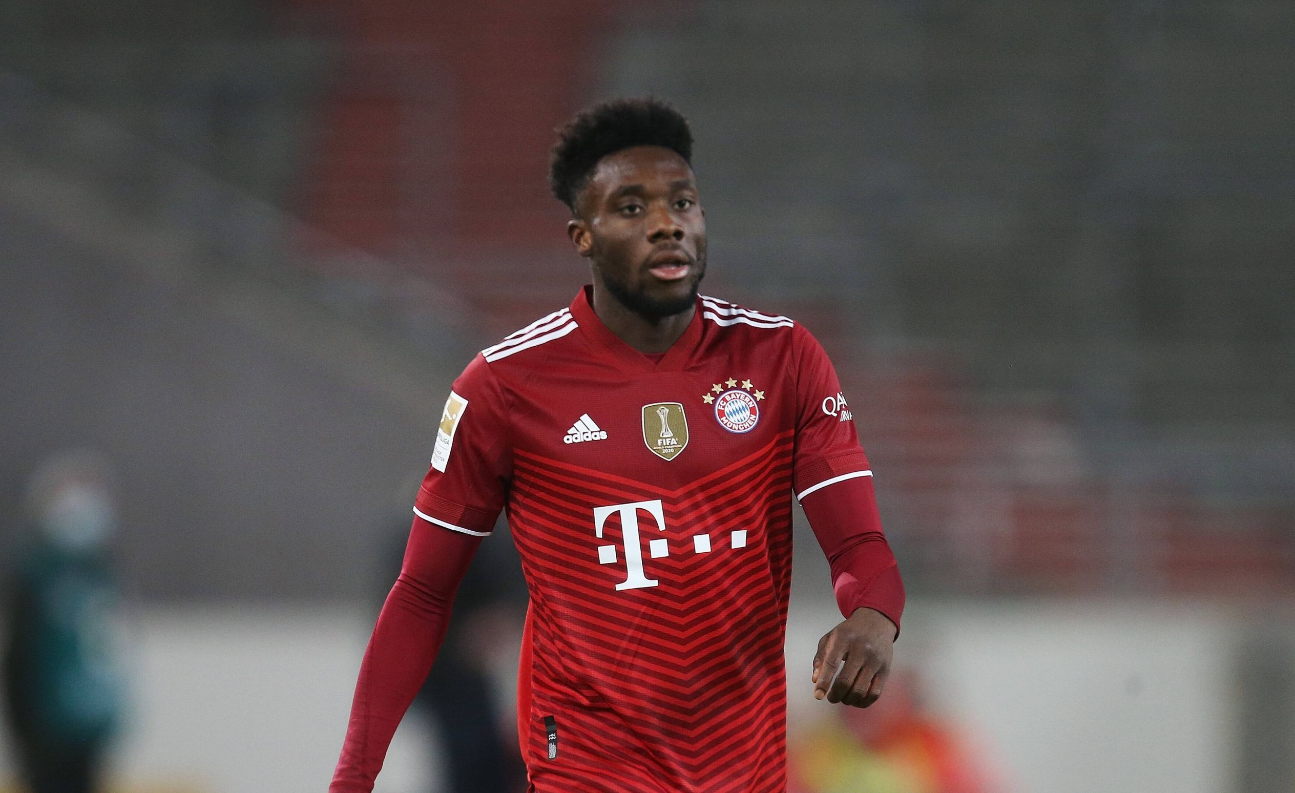 Nach CoronaInfektion BayernStar Davies fällt mit