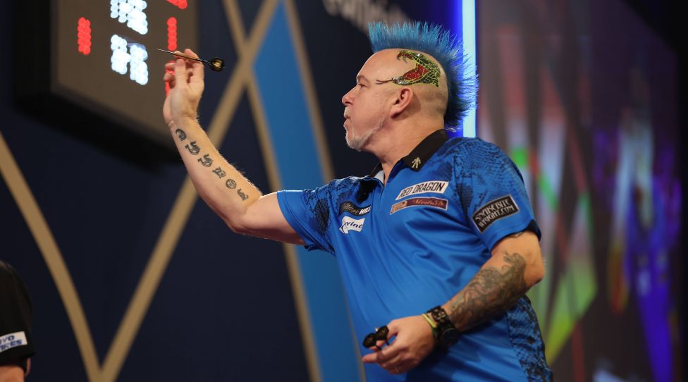 2nd January 2022 Alexandra Palace, London, England: The William Hill World Darts Tournament, semi finals Peter Wright in acton during his match with Gary Anderson PUBLICATIONxNOTxINxUK ActionPlus12352764 ShaunxBrooks
