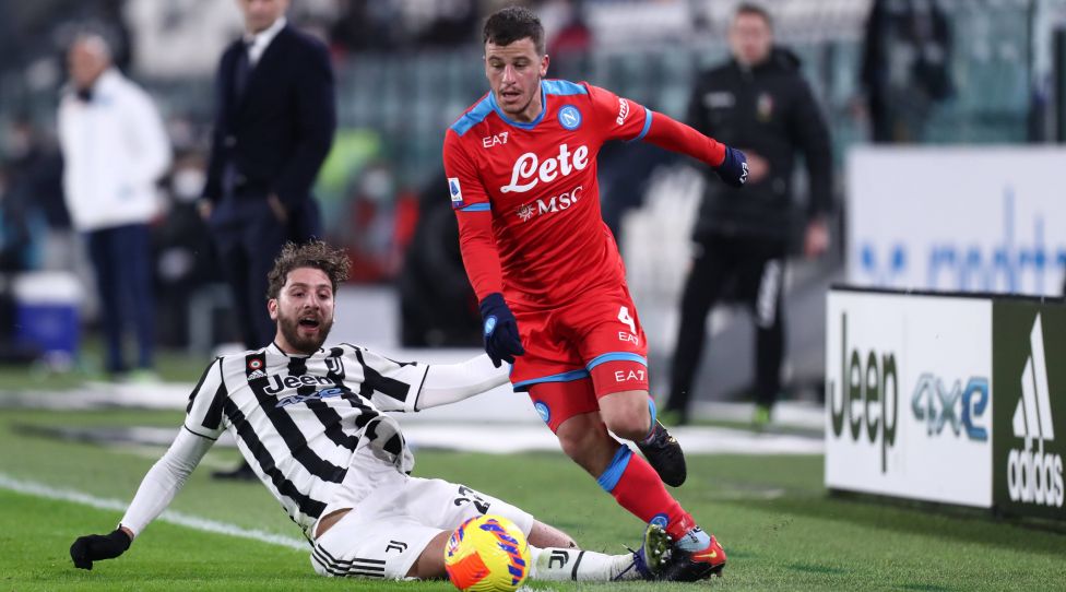 Juventus Fc - Ssc Napoli Diego Demme of Ssc Napoli and Manuel Locatelli of Juventus Fc battle for the ball during the Serie A match between Juventus Fc and Ssc Napoli at Allianz Stadium on January 6, 2022 in Turin, Italy. Torino Allianz Stadium Italy Copyright: xMarcoxCanonierox