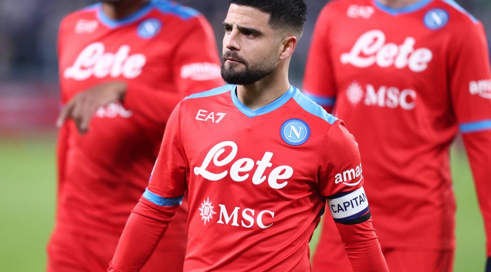 Juventus Fc - Ssc Napoli Lorenzo Insigne of Ssc Napoli looks on during the Serie A match between Juventus Fc and Ssc Napoli at Allianz Stadium on January 6, 2022 in Turin, Italy. Torino Allianz Stadium Italy Copyright: xMarcoxCanonierox