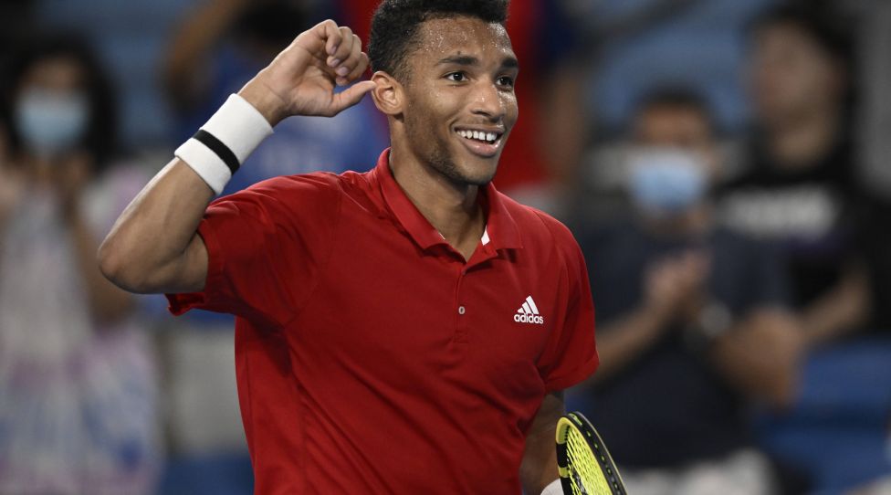 9th January 2022: Ken Rosewall Arena, Sydney Olympic Park, Sydney, Australia ATP, Tennis Herren Cup tennis tournament, Cup Final Canada versus Spain Felix Auger-Aliassime of Team Canada celebrates as he defeats Roberto Bautista Agut of Team Spain in straight sets 2-0 and they win the ATP Cup PUBLICATIONxNOTxINxUK ActionPlus12355439 NigelxOwen