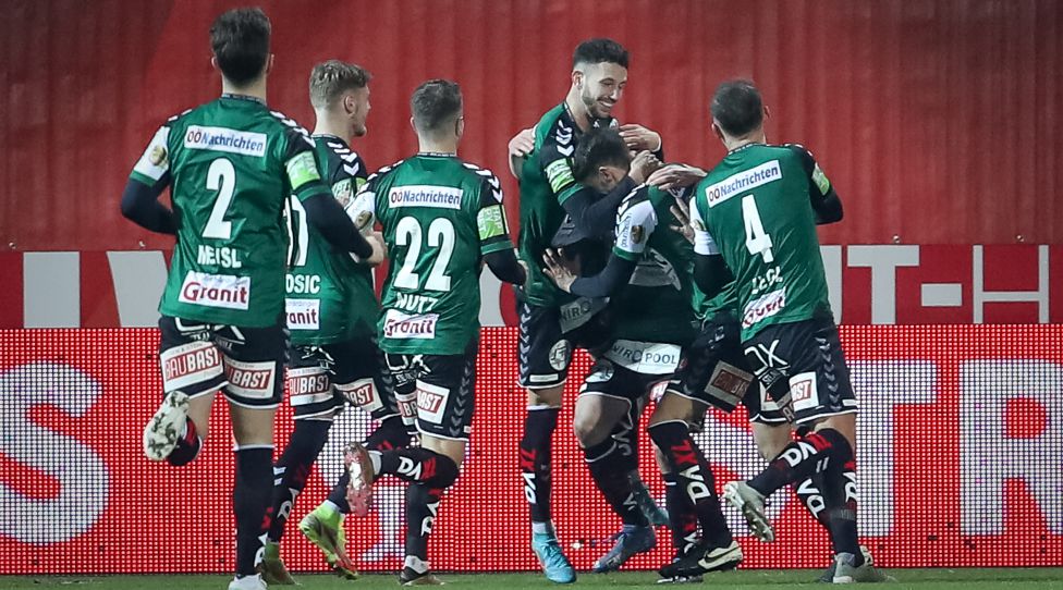 RIED,AUSTRIA,04.FEB.22 - SOCCER - UNIQA OEFB Cup, quarterfinals, SV Ried vs SK Austria Klagenfurt. Image shows the rejoicing of Ried. Keywords: goal. Photo: GEPA pictures/ Manfred Binder
