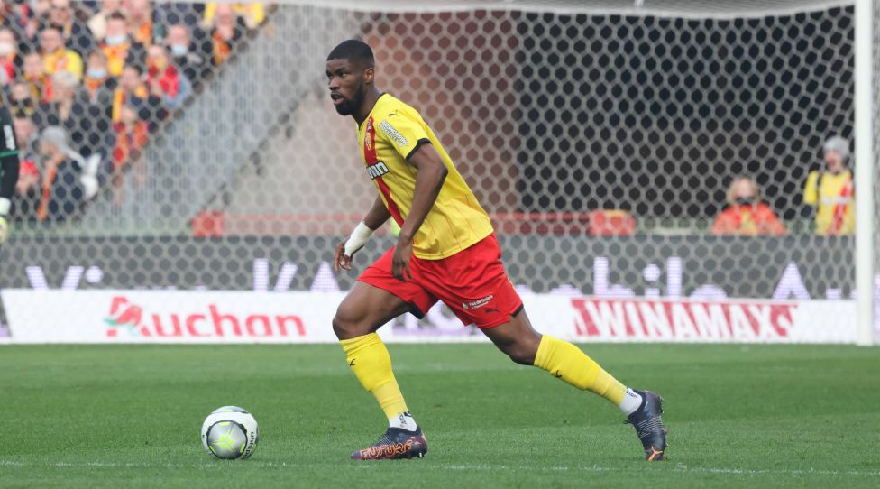 Kevin Danso 4 Lens during the match between RC Lens and Brest FOOTBALL : RC Lens vs Brest - Ligue1 Uber Eats - 05/03/2022 LaurentSanson/Panoramic PUBLICATIONxNOTxINxFRAxITAxBEL