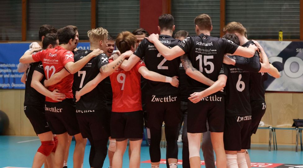 ZWETTL,AUSTRIA,21.APR.22 - VOLLEYBALL - AVL, Austrian Volley League, final, Union Waldviertel vs SK Aich/ Dob. Image shows the rejoicing of the team of Waldviertel. Photo: GEPA pictures/ Walter Luger