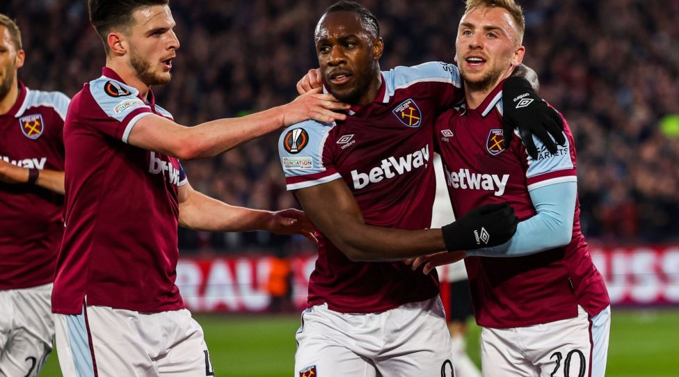 Mandatory Credit: Photo by Simon Dael/Shutterstock 12914205bc Michail Antonio of West Ham United celebrates scoring the equalising goal 1-1 with Jarrod Bowen and Declan Rice West Ham United v Eintracht Frankfurt, UEFA Europa League, Semi-Final, First Leg, Football, The London Stadium, London, UK - 28 Apr 2022 EDITORIAL USE ONLY No use with unauthorised audio, video, data, fixture lists, club/league logos or live services. Online in-match use limited to 120 images, no video emulation. No use in betting, games or single club/league/player publications. West Ham United v Eintracht Frankfurt, UEFA Europa League, Semi-Final, First Leg, Football, The London Stadium, London, UK - 28 Apr 2022 EDITORIAL USE ONLY No use with unauthorised audio, video, data, fixture lists, club/league logos or live services. Online in-match use limited to 120 images, no video emulation. No use in betting, games or single club/league/player publications. PUBLICATIONxINxGERxSUIxAUTXHUNxGRExMLTxCYPxROMxBULxUAExKSAxONLY Copyright: xSimonxDael/Shutterstockx 12914205bc