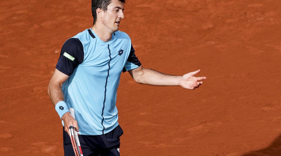TENNIS - French Open 2022 PARIS,FRANCE,22.MAY.22 - TENNIS - ATP, Tennis Herren World Tour, French Open, Roland Garros, Grand Slam. Image shows the disappointment of Sebastian Ofner AUT. PUBLICATIONxNOTxINxAUTxSUIxSWE GEPAxpictures/xPatrickxSteiner