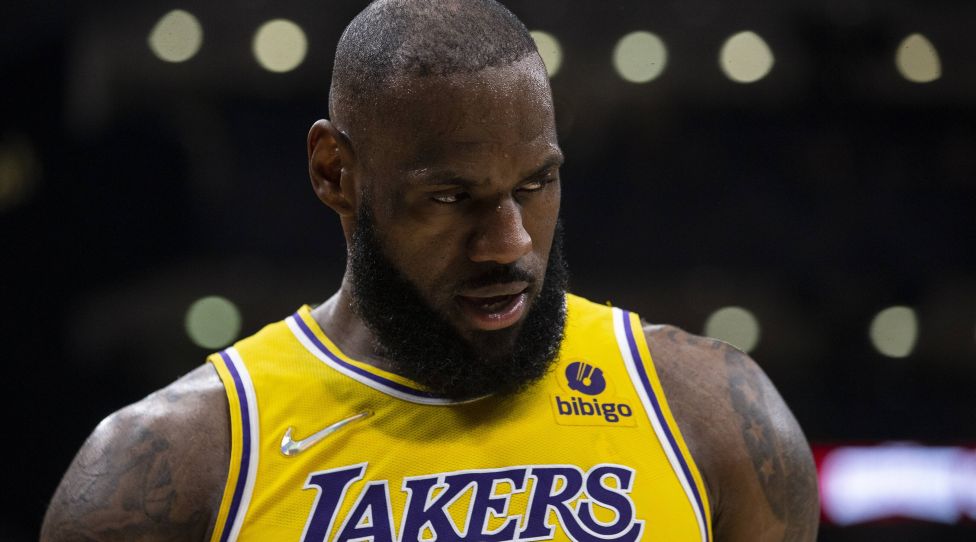 March 18, 2022, Toronto, ON, CAN: Los Angeles Lakers LeBron James is pictured during his teams 128-123 win over the Toronto Raptors NBA, Basketball Herren, USA basketball action in Toronto on Friday, March 18, 2022. Canada News - March 18, 2022 PUBLICATIONxINxGERxSUIxAUTxONLY - ZUMAc35_ 20220318_zaf_c35_072 Copyright: xChrisxYoungx