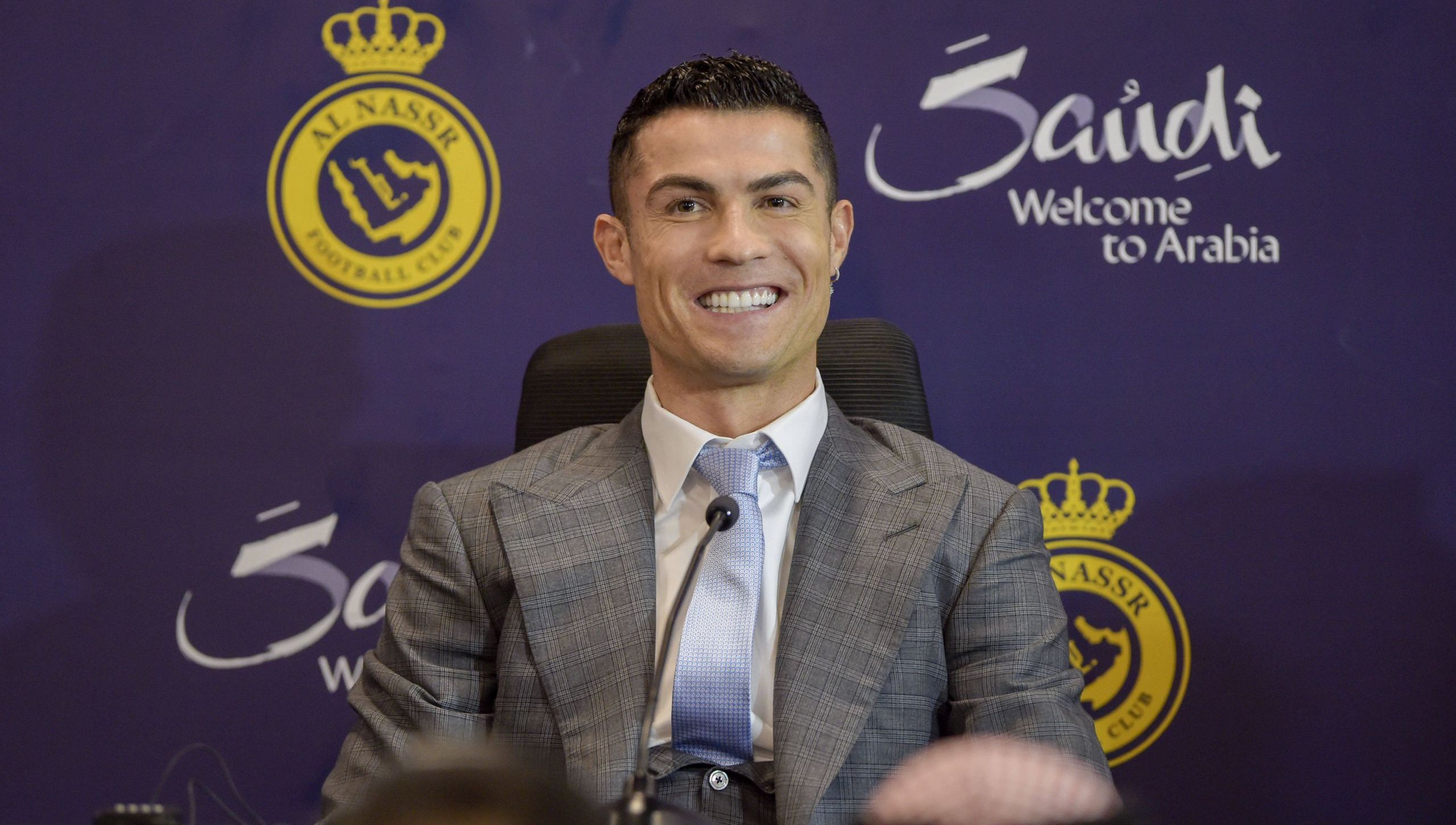 Vorstellung Von Ronaldo Bei Al Nassr Als Mega Show Sky Sport Austria Vorstellung Von Ronaldo Bei Al Nassr Als Mega Show Sky Sport Austria