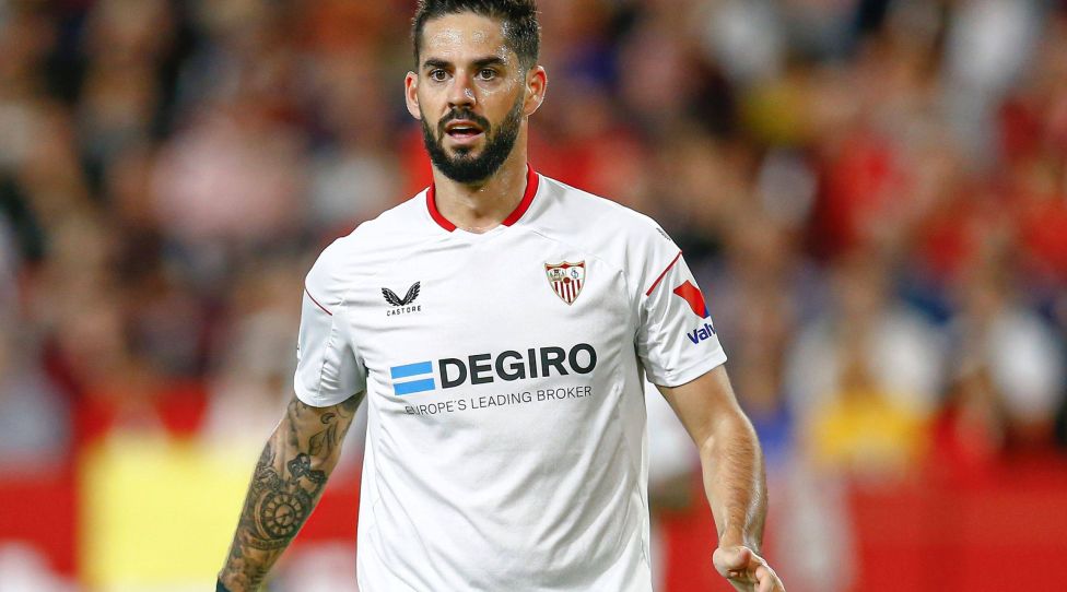 Mandatory Credit: Photo by Pressinphoto/Shutterstock 13617583co Francisco Alarcon Isco of Sevilla FC Sevilla FC v Real Sociedad, La Liga, date14. Football, Sanchez Pizjuan Stadium, Sevilla, Spain - 9 Nov 2022 EDITORIAL USE ONLY No use with unauthorised audio, video, data, fixture lists outside the EU, club/league logos or live services. Online in-match use limited to 45 images 15 in extra time. No use to emulate moving images. No use in betting, games or single club/league/player publications/services. Sevilla FC v Real Sociedad, La Liga, date14. Football, Sanchez Pizjuan Stadium, Sevilla, Spain - 9 Nov 2022 EDITORIAL USE ONLY No use with unauthorised audio, video, data, fixture lists outside the EU, club/league logos or live services. Online in-match use limited to 45 images 15 in extra time. No use to emulate moving images. No use in betting, games or PUBLICATIONxINxGERxSUIxAUTXHUNxGRExMLTxCYPxROMxBULxUAExKSAxONLY Copyright: xPressinphoto/Shutterstockx 13617583co
