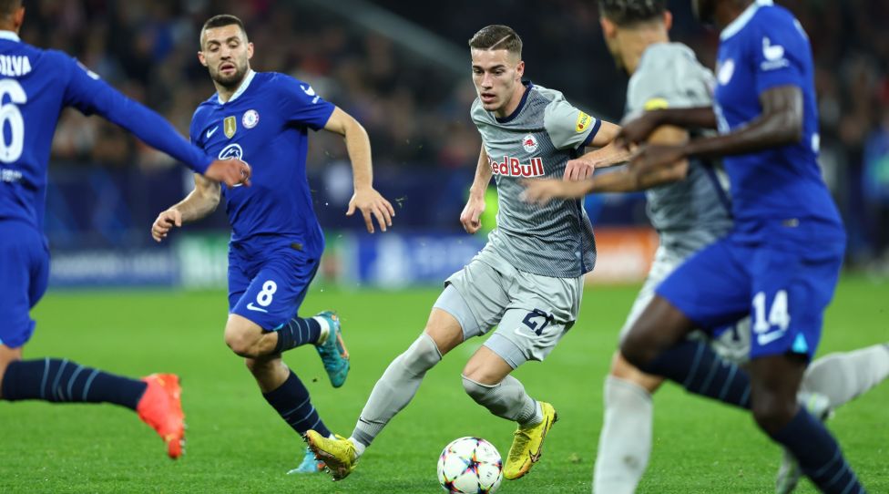 SALZBURG,AUSTRIA,25.OCT.22 - SOCCER - UEFA Champions League, group stage, Red Bull Salzburg vs Chelsea FC. Image shows Mateo Kovacic (Chelsea) and Luka Sucic (RBS). Photo: GEPA pictures/ David Geieregger