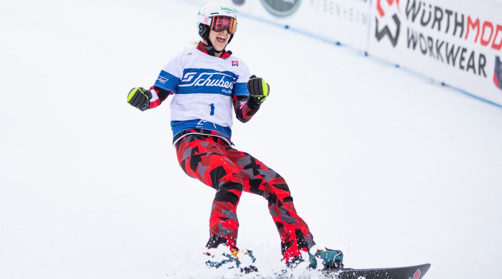 BERCHTESGADEN,GERMANY,19.MAR.23 - SNOWBOARD - FIS World Cup, mixed parallel slalom, team event. Image shows Sabine Schoeffmann (AUT). Photo: GEPA pictures/ Gintare Karpaviciute