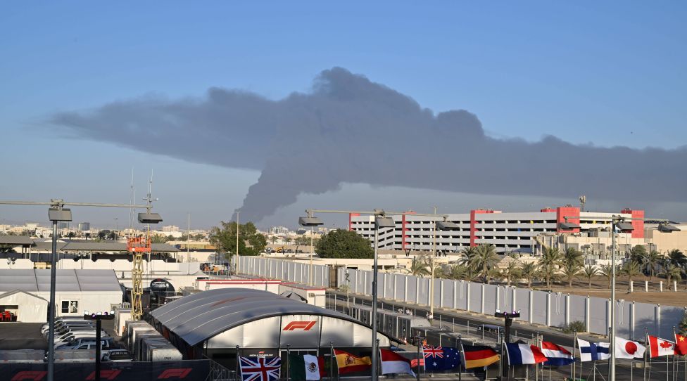 Amarmco oil facility in fire after an attack from the Houthis during the Formula 1 STC Saudi Arabian Grand Prix 2022, 2nd round of the 2022 FIA Formula One World Championship, WM, Weltmeisterschaft on the Jeddah Corniche Circuit, from March 25 to 27, 2022 in Jeddah, Saudi Arabia - F1 - SAUDI ARABIAN GRAND PRIX 2022 DPPI/Panoramic PUBLICATIONxNOTxINxFRAxITAxBEL 25-03-2022-SAU-2048-PVE