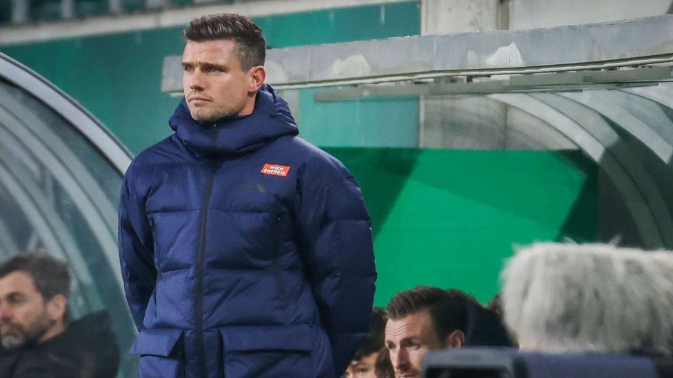 Rapid-Trainer Robert Klauß gegen den SKN St. Pölten