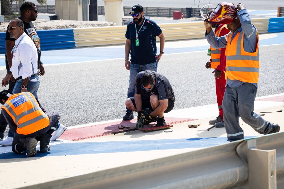 Kanaldeckel-Problem in Bahrain verzögert Formel-1-Testfahrten erneut