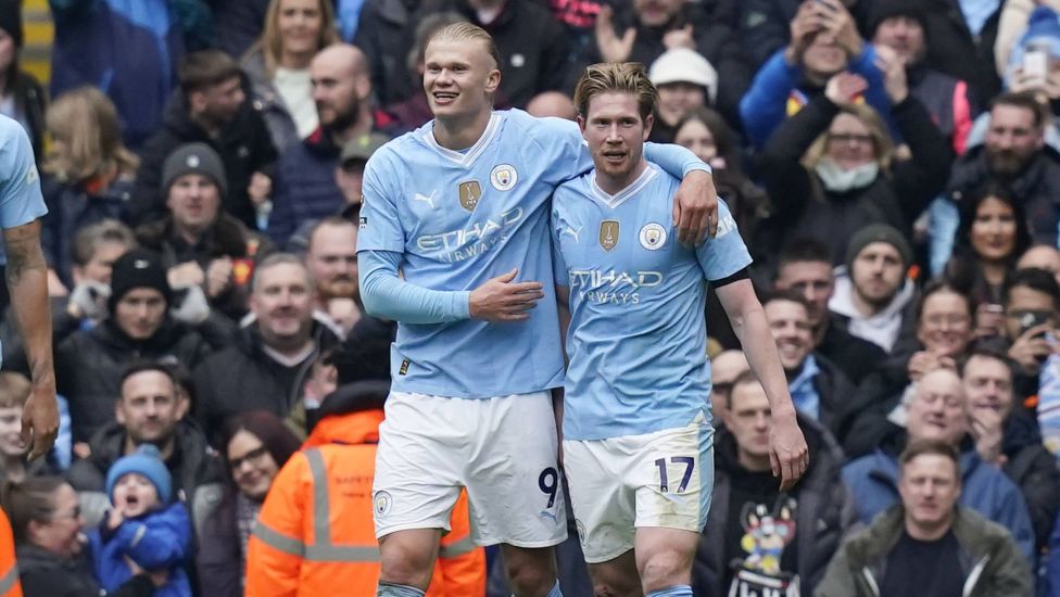 Das Superduo Erling Haaland und Kevin de Bruyne könnte im spannenden Meisterrennen der entscheidende Trumpf für City sei