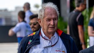 Im Machtkampf beim österreichisch-britischen Formel-1-Rennstall Red Bull Racing soll die Suspendierung von Motorsportber