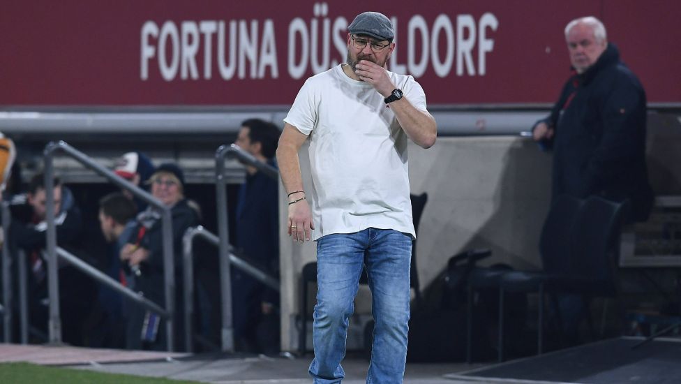 Auch Steffen Baumgart bekommt den Hamburger SV in der 2. Fußball-Bundesliga noch nicht auf Aufstiegskurs