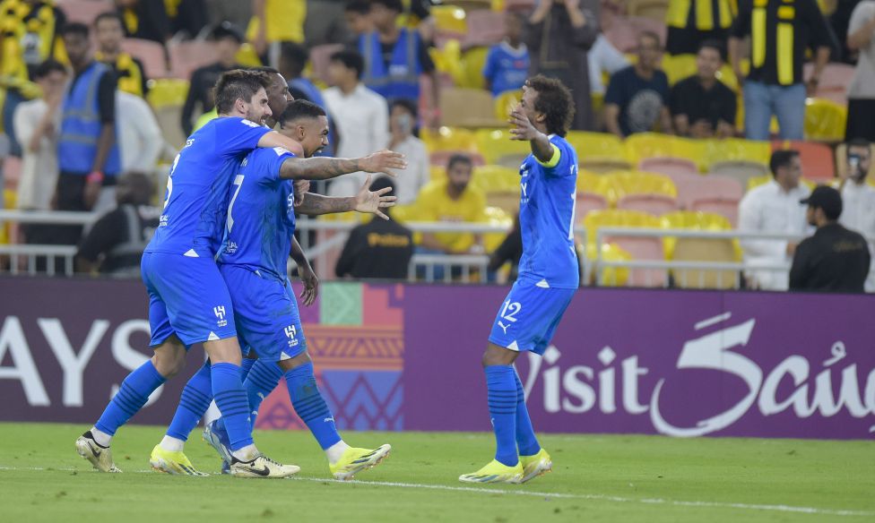 Der saudi-arabische Fußball-Erstligist Al-Hilal hat am Dienstag mit einem 2:0-Sieg über Al-Ittihad im Viertelfinale der 