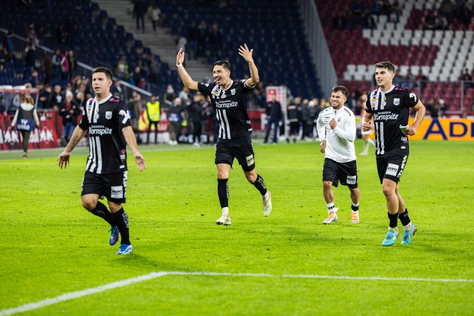 Als bisher einziger Teilnehmer der Meistergruppe konnte der LASK Red Bull Salzburg in der ADMIRAL Bundesliga schlagen - 